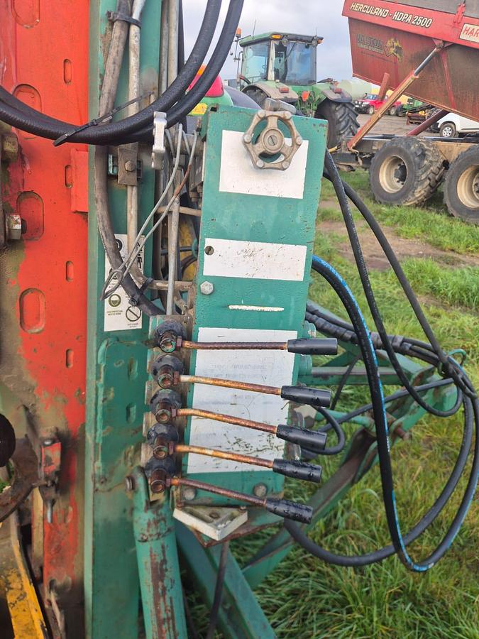 Used Munro Auto Driver Side Shift Post Driver with Auger
