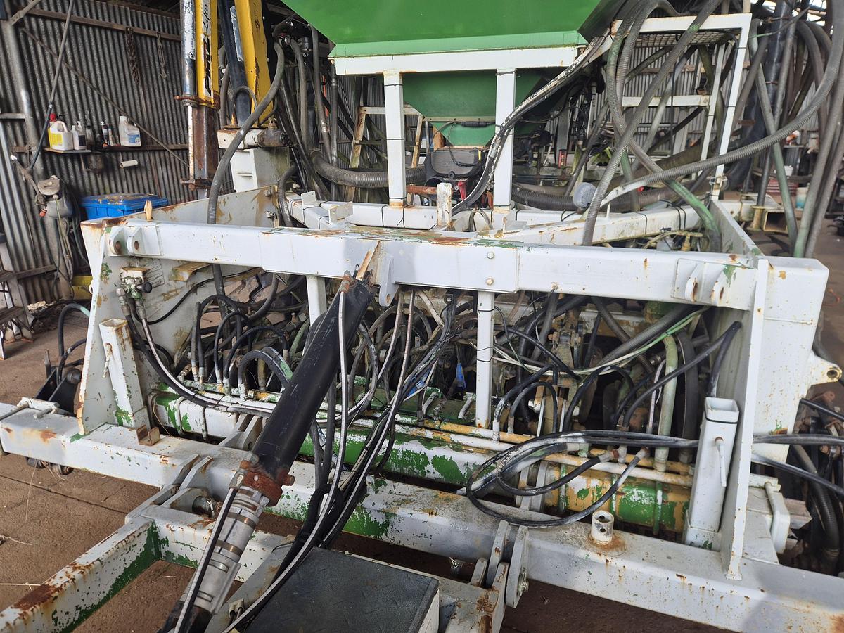 Used Cross Slot  Air Seeder