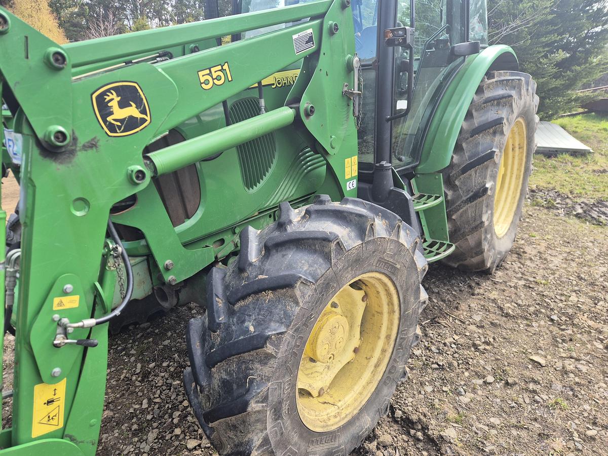 Used John Deere 5620