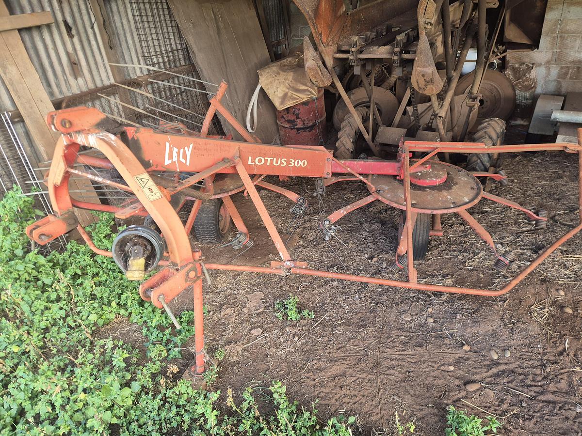 Used Lely Lotus Tedder Rake