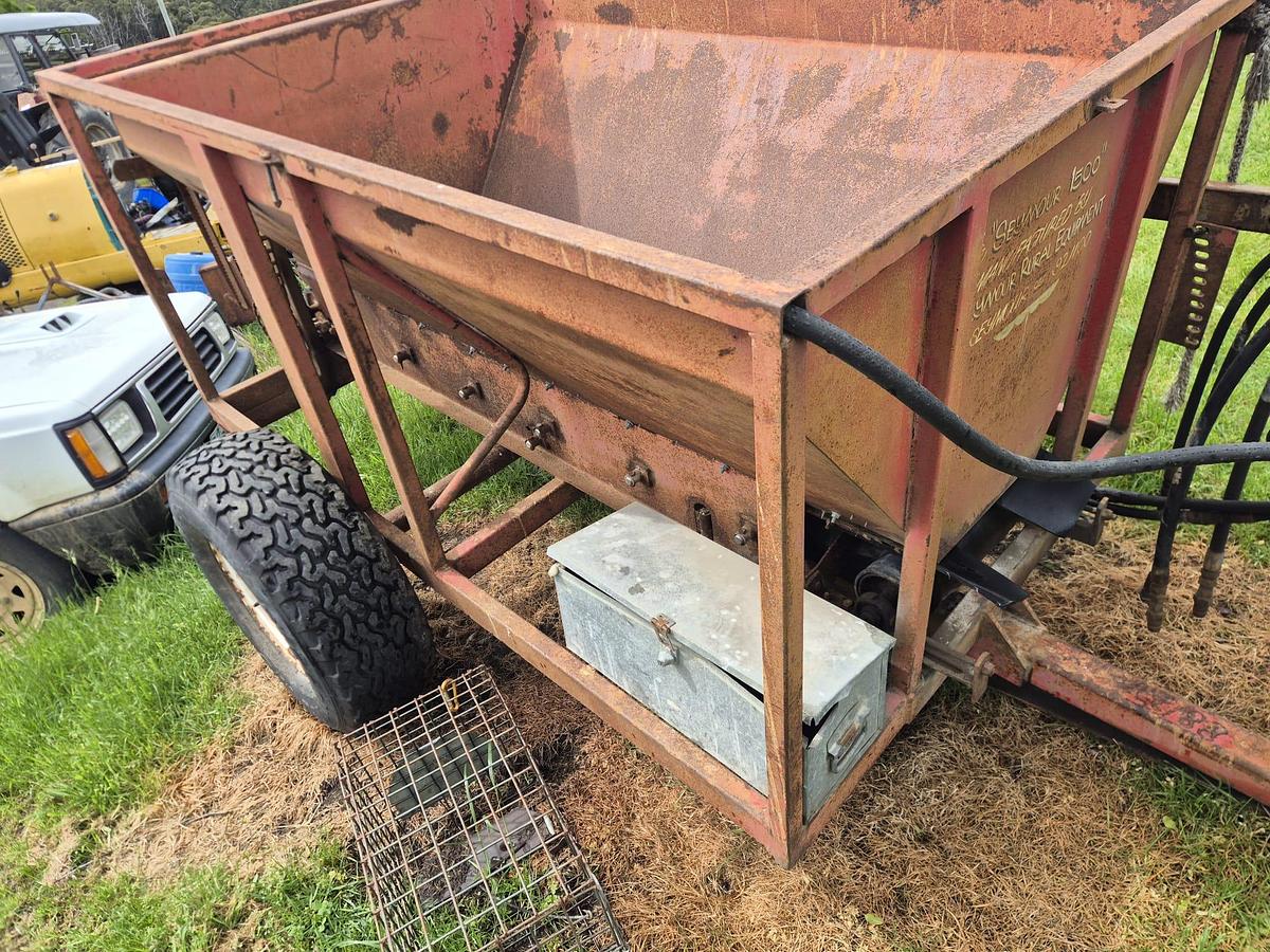 Used Seymour 1500 Belt Spreader