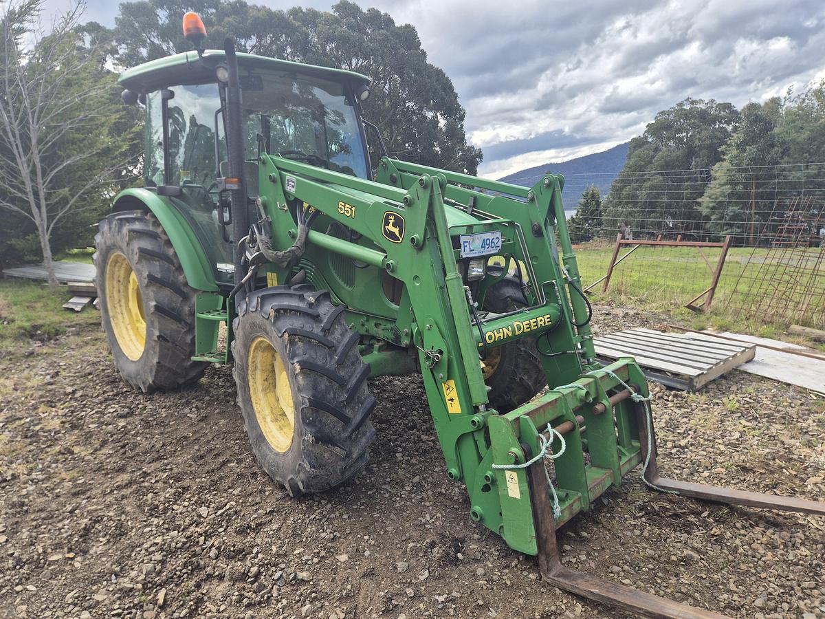 Used John Deere 5620