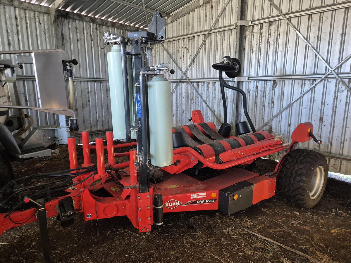 Used Kuhn RW1610 Silage Wrapper