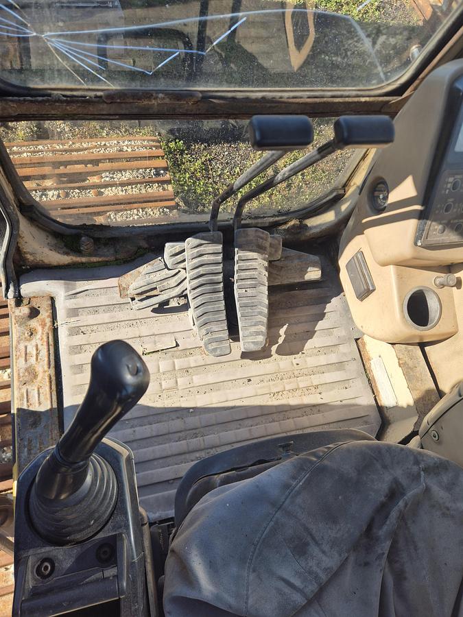 Used Caterpillar  325 Excavator