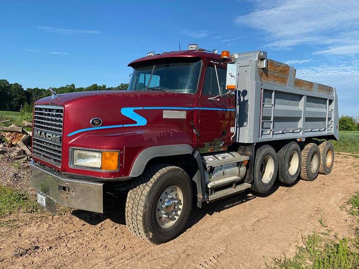 Used 1997 MACK CL700