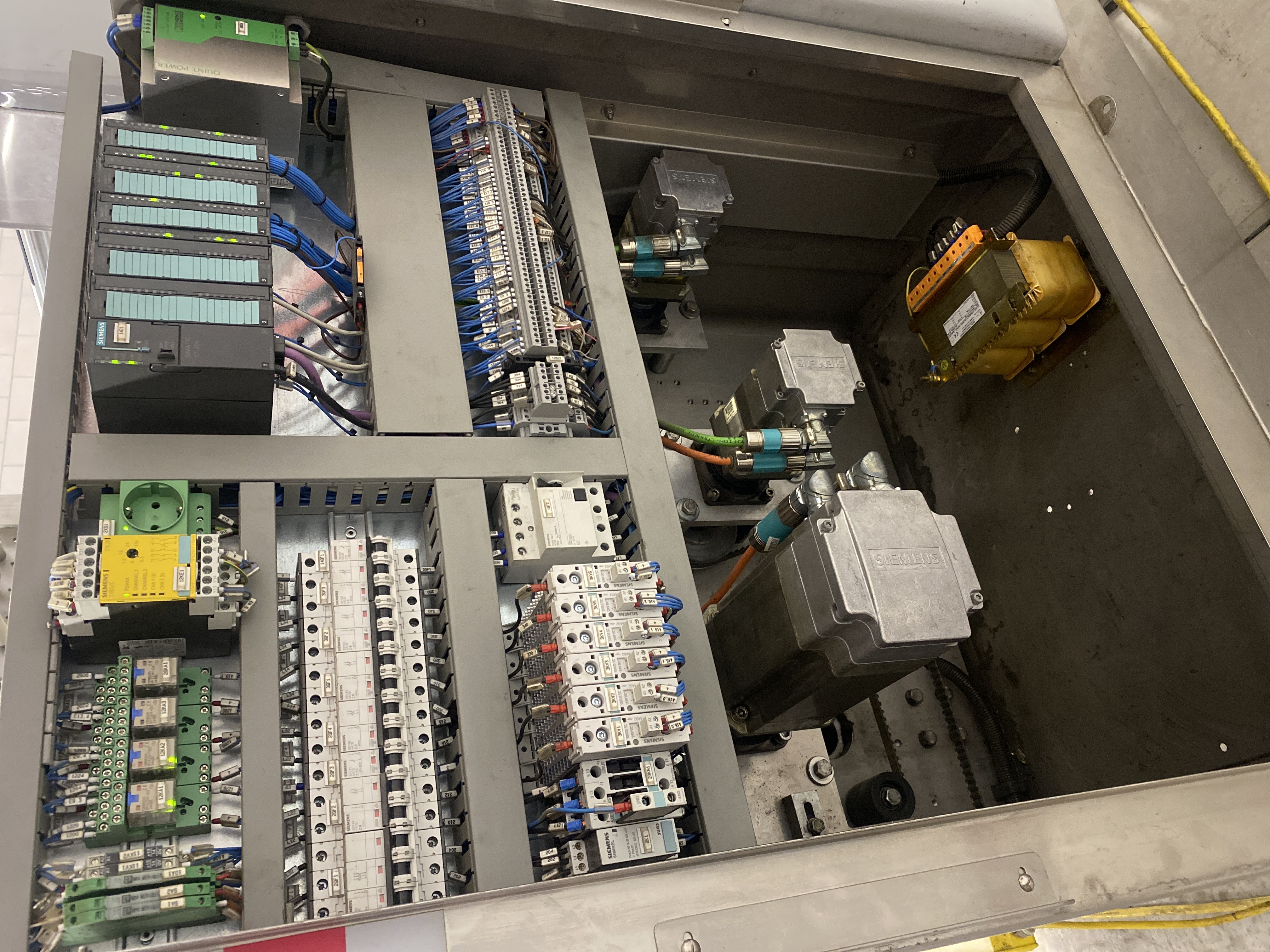 Used Record Scorpion MD flowpacker with Automotion automatic infeed