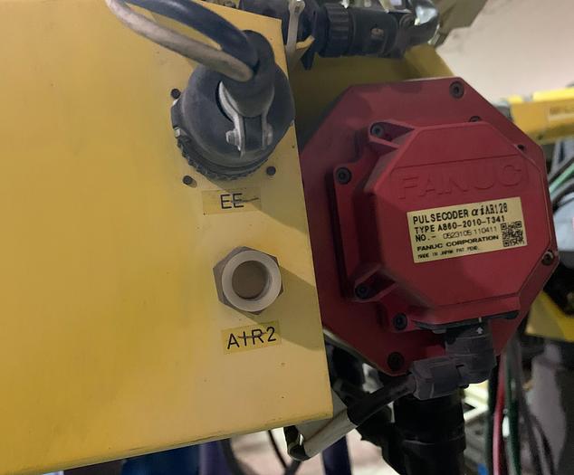 Used FANUC ARCMATE 120iC/10L 6 AXIS CNC MIG WELDING ROBOT WITH R30iA CONTROLLER