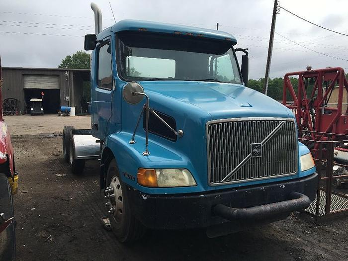 Used 2002 VOLVO VNM