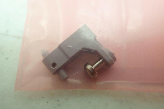 Used Agilent G4513-40529 Support Insert COC & G1946-20168 M3 Captive Screw