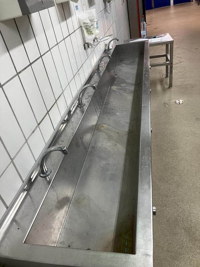 Used NN Handwaschbecken, berührungslos