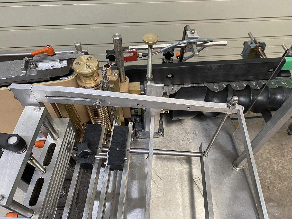 Refurbished 1995 KHS Anker Variant 1 Lineare Etikettiermaschine für Leimetiketten