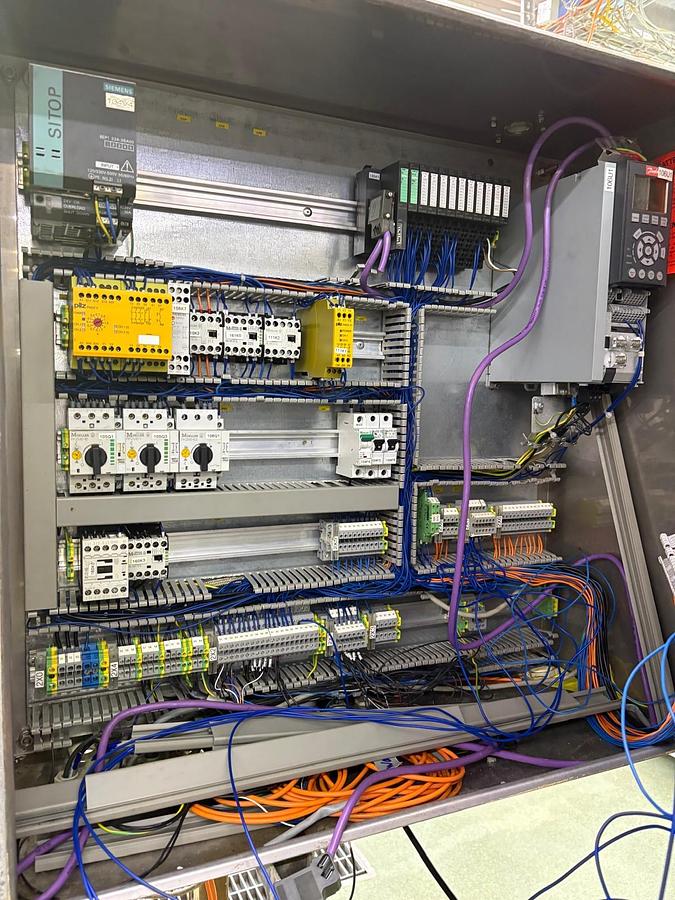Gebraucht 1998 Ferrum FK10E Rotations-Kolbenfüller / volumetrische Füllmaschine mit 10 Füllstationen