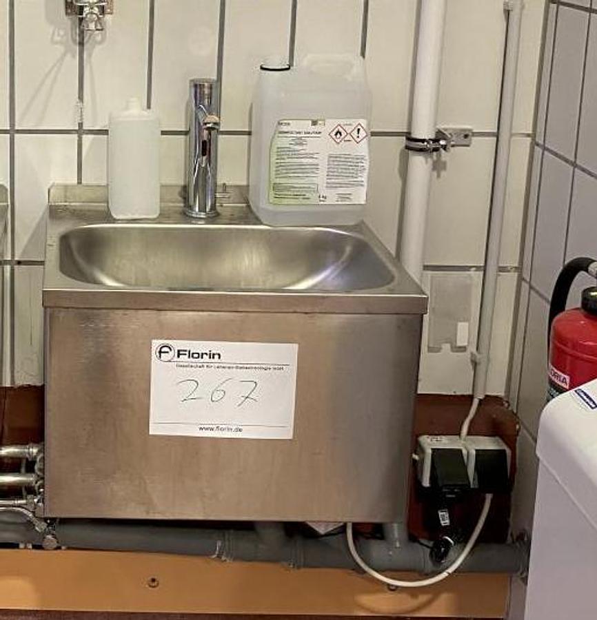 Used NN Handwaschbecken, berührungslos