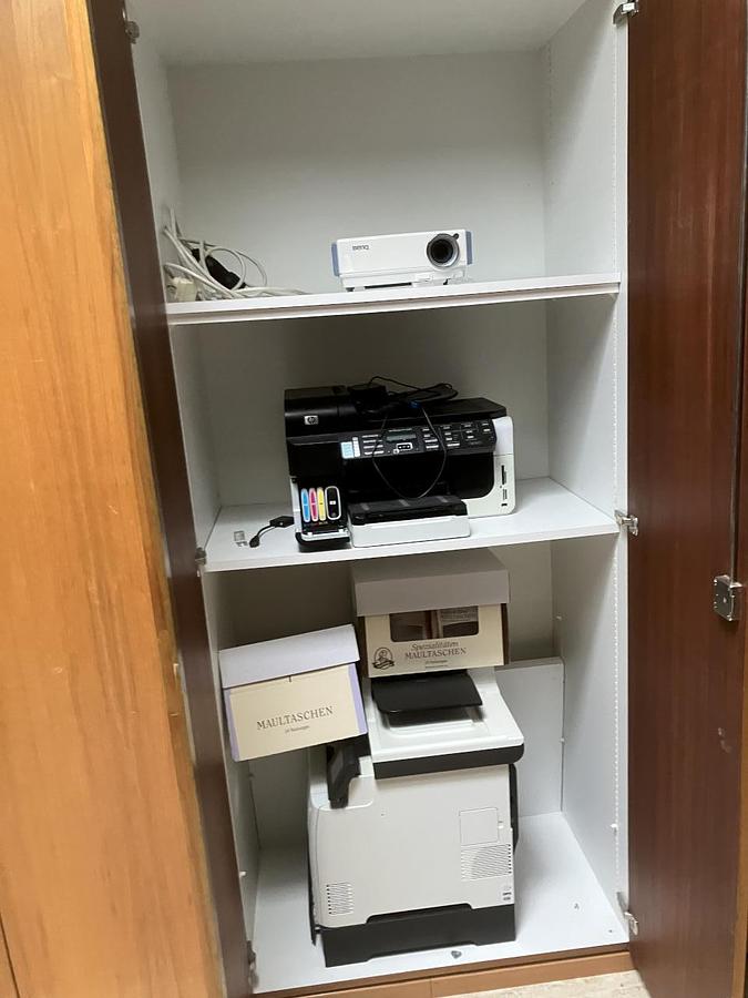 Used NN Komplette Büroeinrichtung