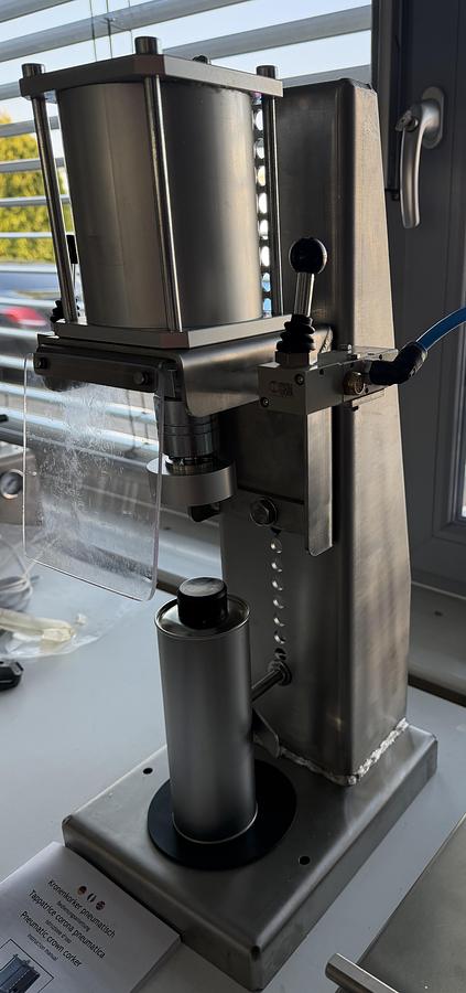 2026 NN Pneumatischer Aufdrückverschließer für Kronkorken oder Aufdrückverschlüsse - Tischgerät in Edestahlausführung