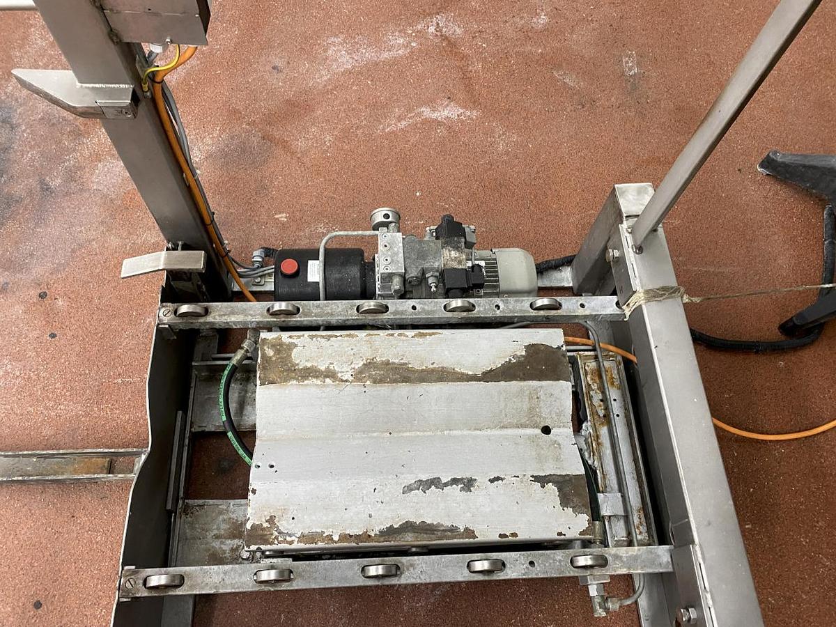 Used Trinitas Trading Autoklavenkäfigbeladestation