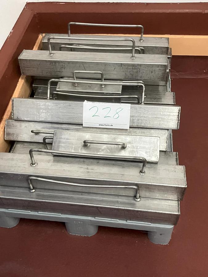 Used NN Palette mit Gewichten für die Kochschinken Produktion