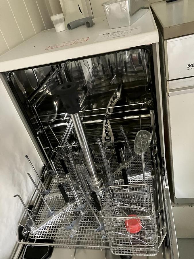 Used Miele Professional G7883 Laborspülmaschine mit Aquapurifikator