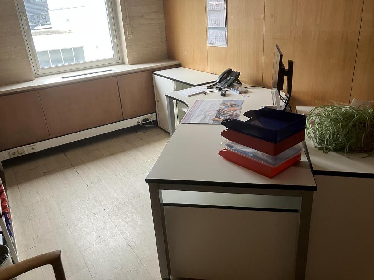Used NN Komplette Büroeinrichtung
