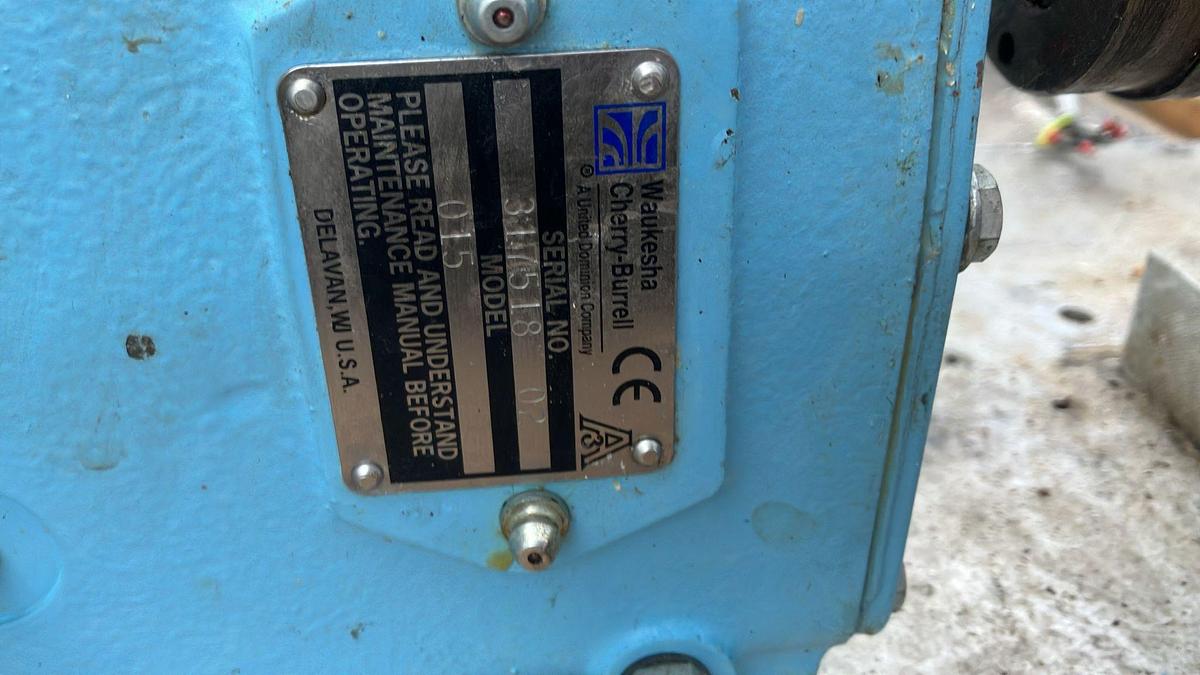 Gebraucht Waukesha Cherry-Burrell 2 Stück Verdrängerpumpen 015 + 006