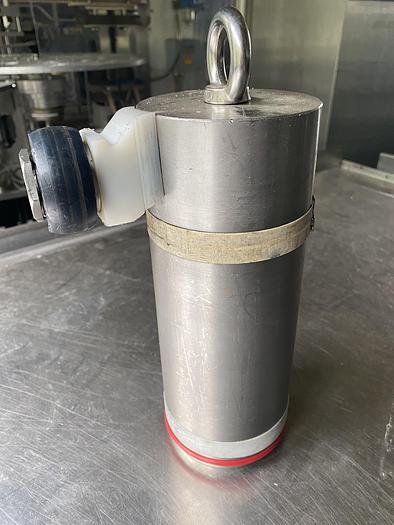 Gebraucht FAM Kolbenfüllmaschine mit Unterspiegelfüllung RP610RH, m. Produkttrichter und Podest