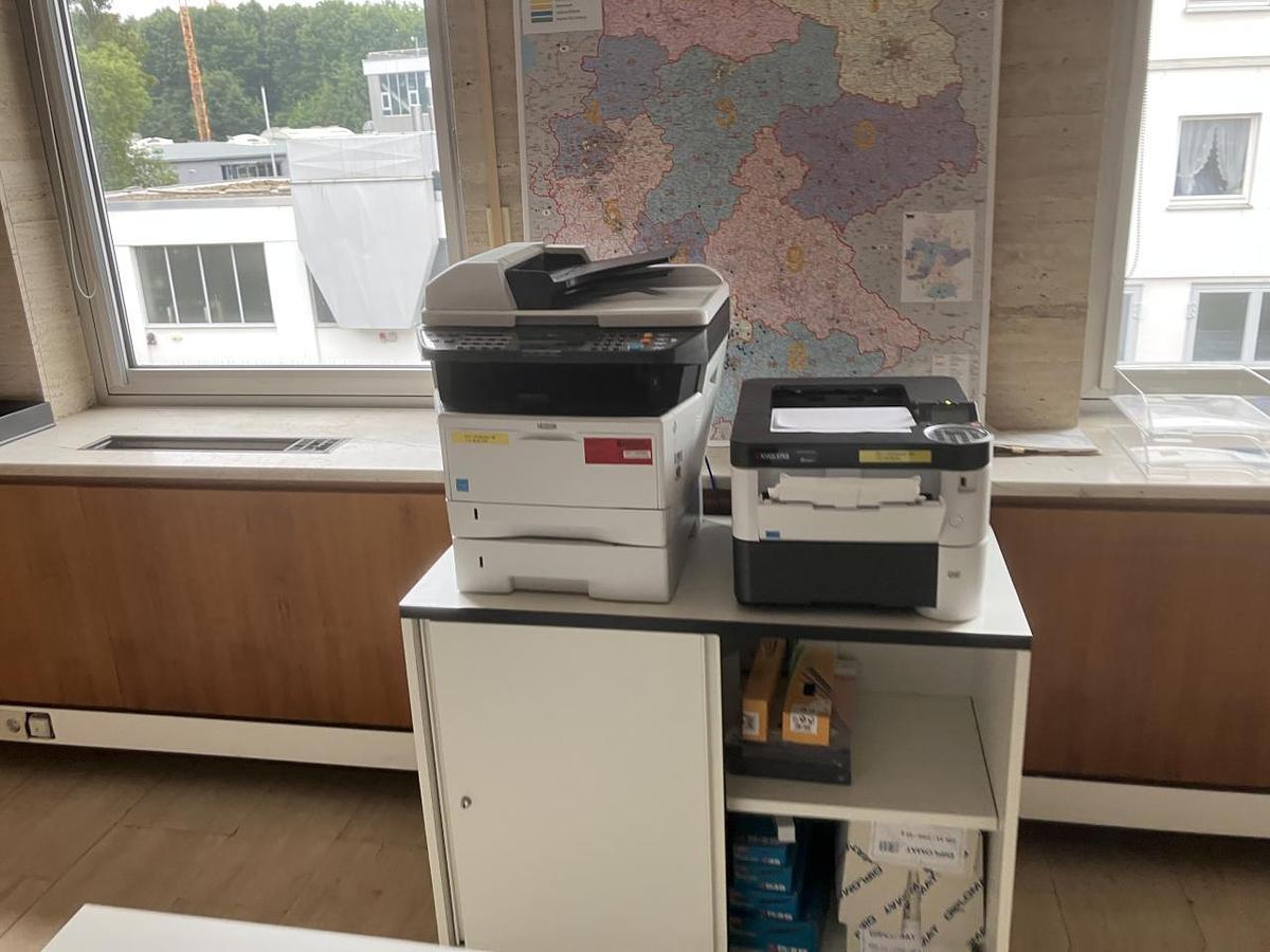 Used NN Komplette Büroeinrichtung