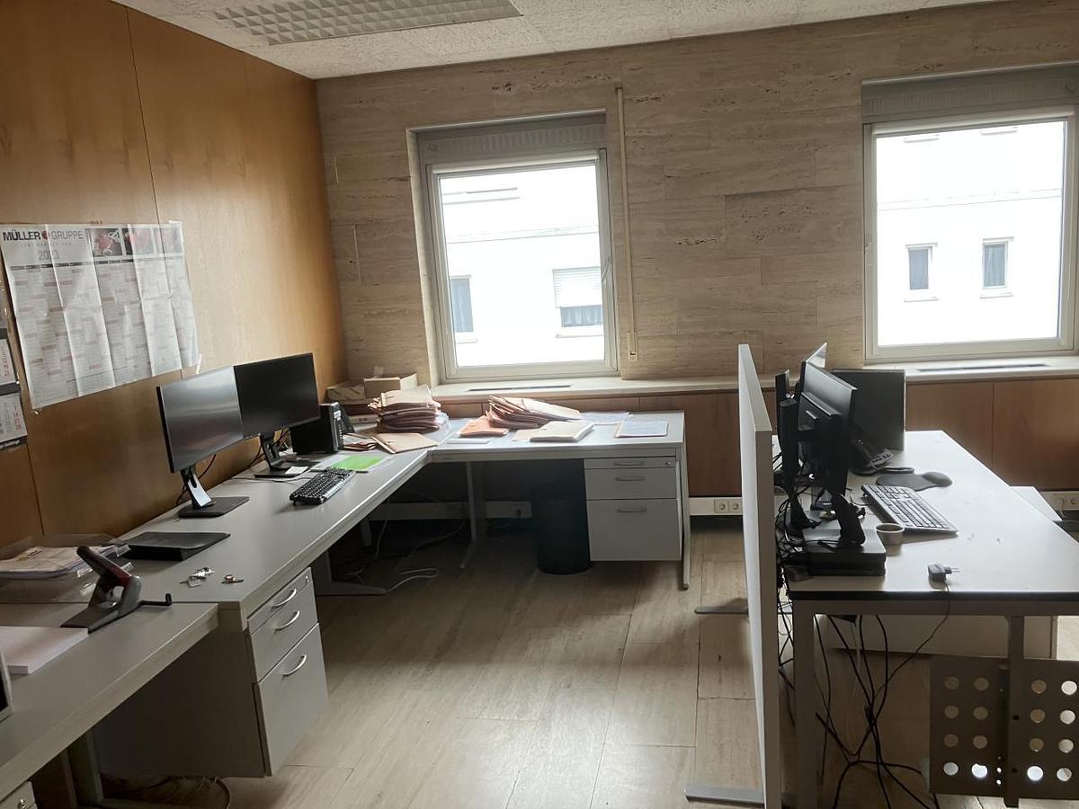 Used NN Komplette Büroeinrichtung