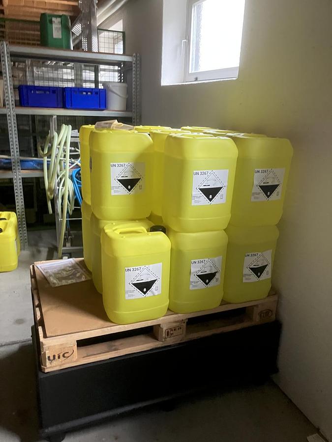 Used Lager für Reinigungs- und Desinfektionsmittel