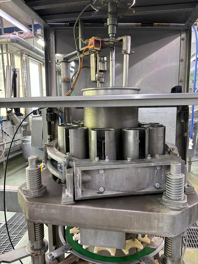 Gebraucht 1998 Ferrum FK10E Rotations-Kolbenfüller / volumetrische Füllmaschine mit 10 Füllstationen
