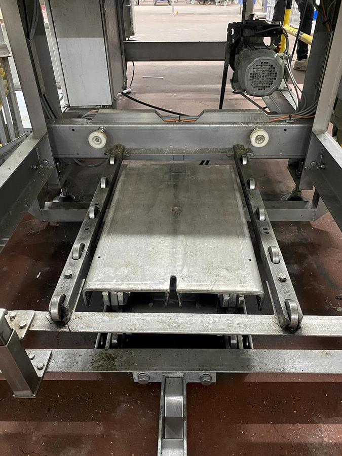 Used 2004 Cima Autoklavenkäfigentladestation  DE-11-AB/GH-EA-AP