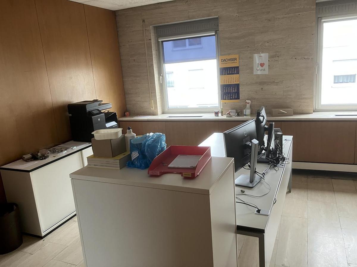 Used NN Komplette Büroeinrichtung