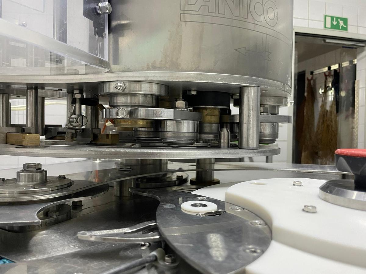 Gebraucht 2013 Lanico SVA 50W Dosenverschließmaschine