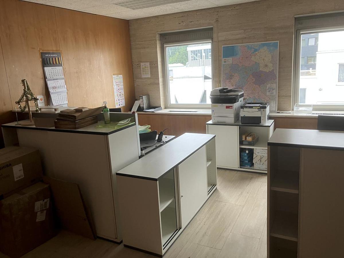 Used NN Komplette Büroeinrichtung