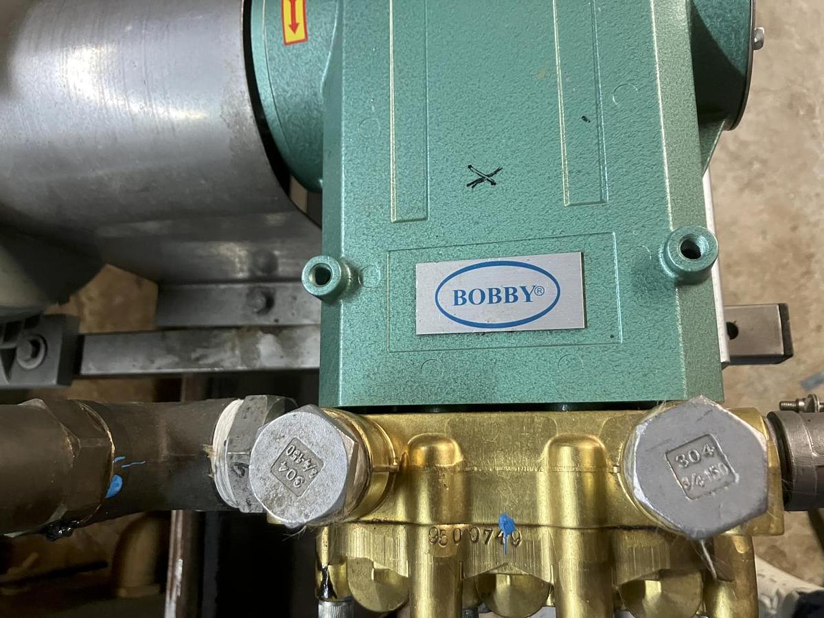 Used Bobby Druckerhöhungsanlage für Reinigungszwecke