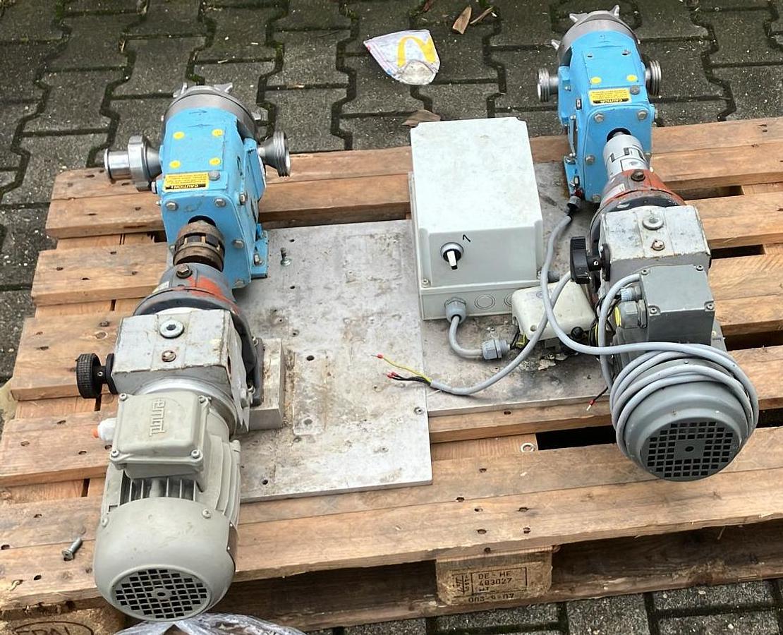 Gebraucht Waukesha Cherry-Burrell 2 Stück Verdrängerpumpen 015 + 006