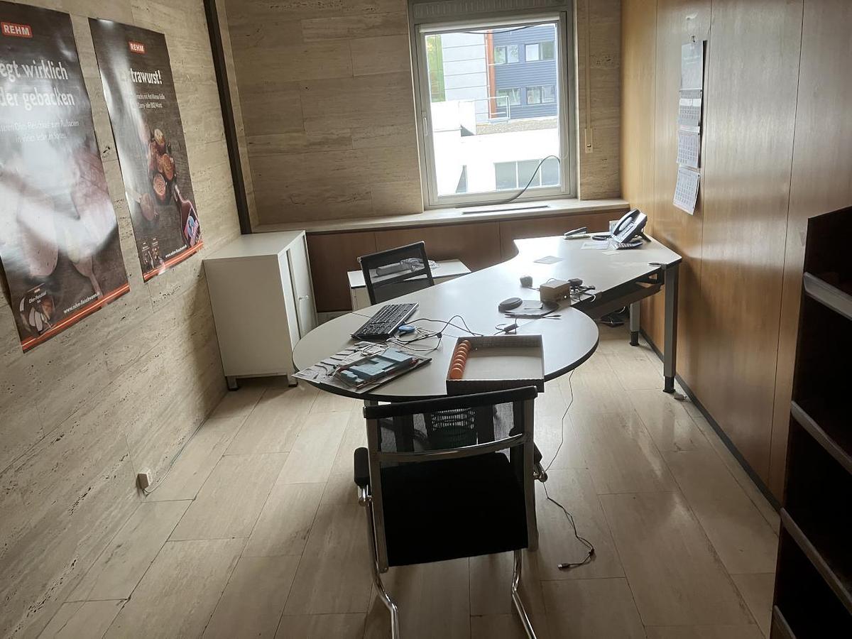 Used NN Komplette Büroeinrichtung