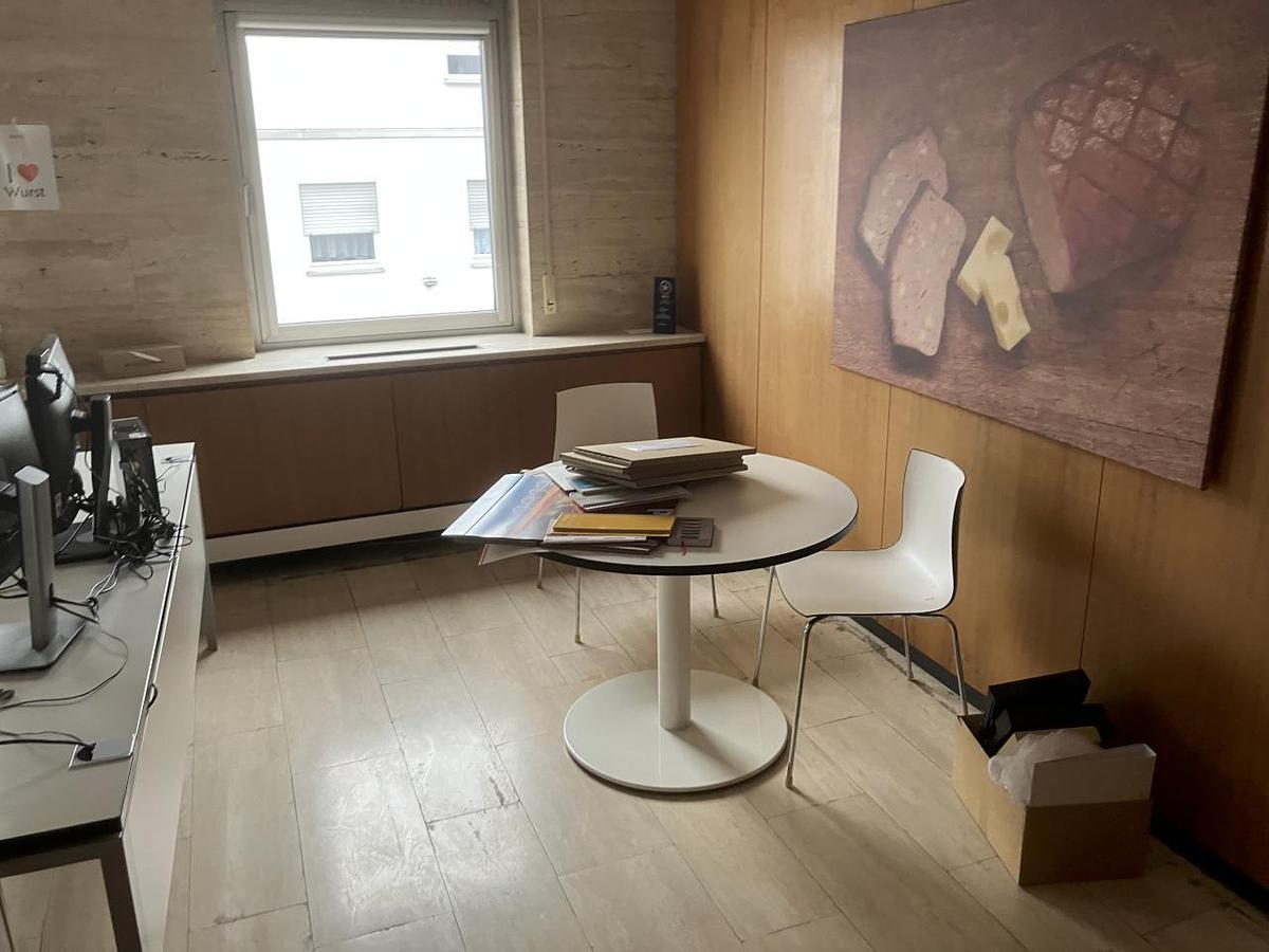 Used NN Komplette Büroeinrichtung