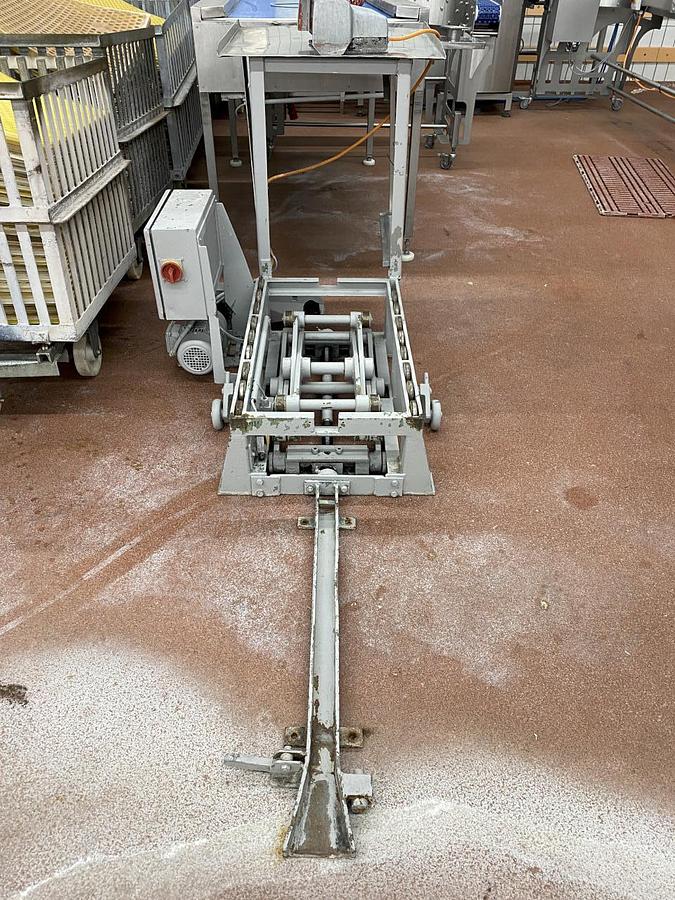 Used NN Käfigbeladestation