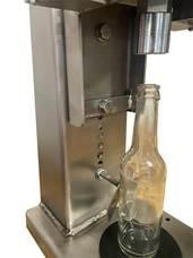 2026 NN Pneumatischer Aufdrückverschließer für Kronkorken oder Aufdrückverschlüsse - Tischgerät in Edestahlausführung