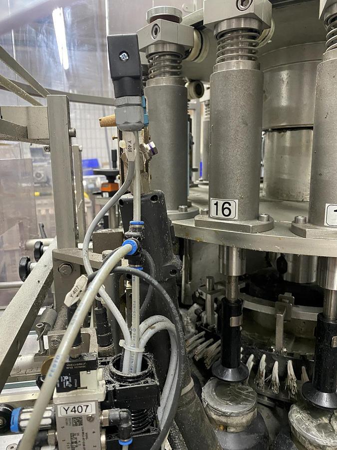 Used 2016 Langguth Modulan 819 Etikettiermaschine (Heißleim)