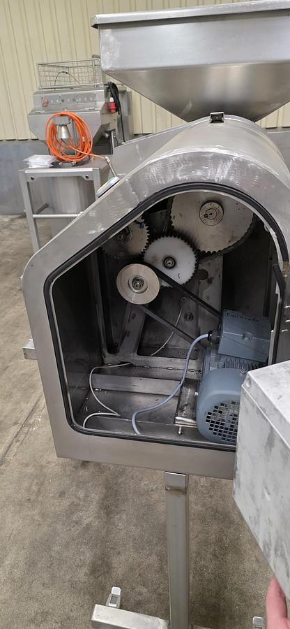 Gebraucht 1998 Kronen KUJ Würfelschneidemaschine (ohne Schneidwerkzeuge)