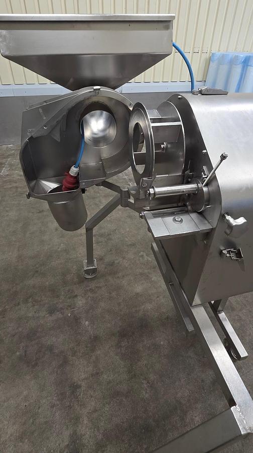 Gebraucht 1998 Kronen KUJ Würfelschneidemaschine (ohne Schneidwerkzeuge)