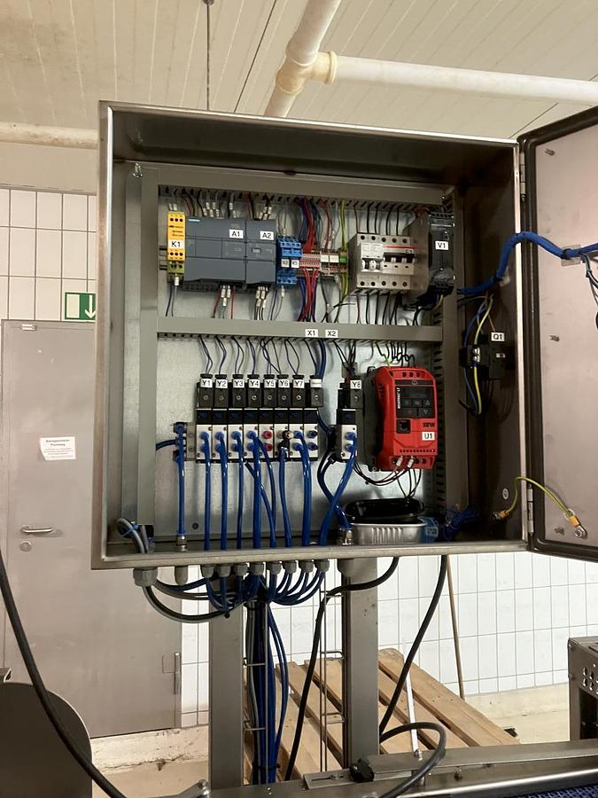 Used 2018 Kessen Becherentstapelungsanlage