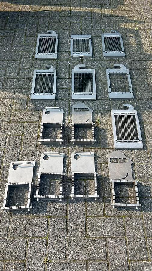 Gebraucht 2013 Rühle SR3 Würfel- und Streifenschneider