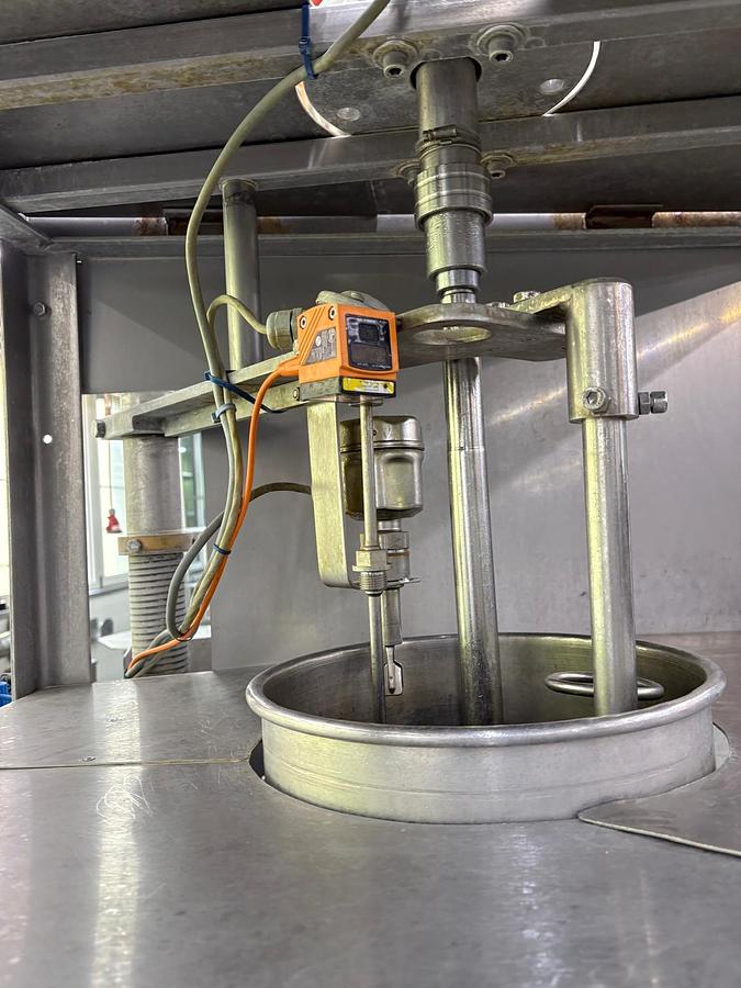 Gebraucht 1998 Ferrum FK10E Rotations-Kolbenfüller / volumetrische Füllmaschine mit 10 Füllstationen