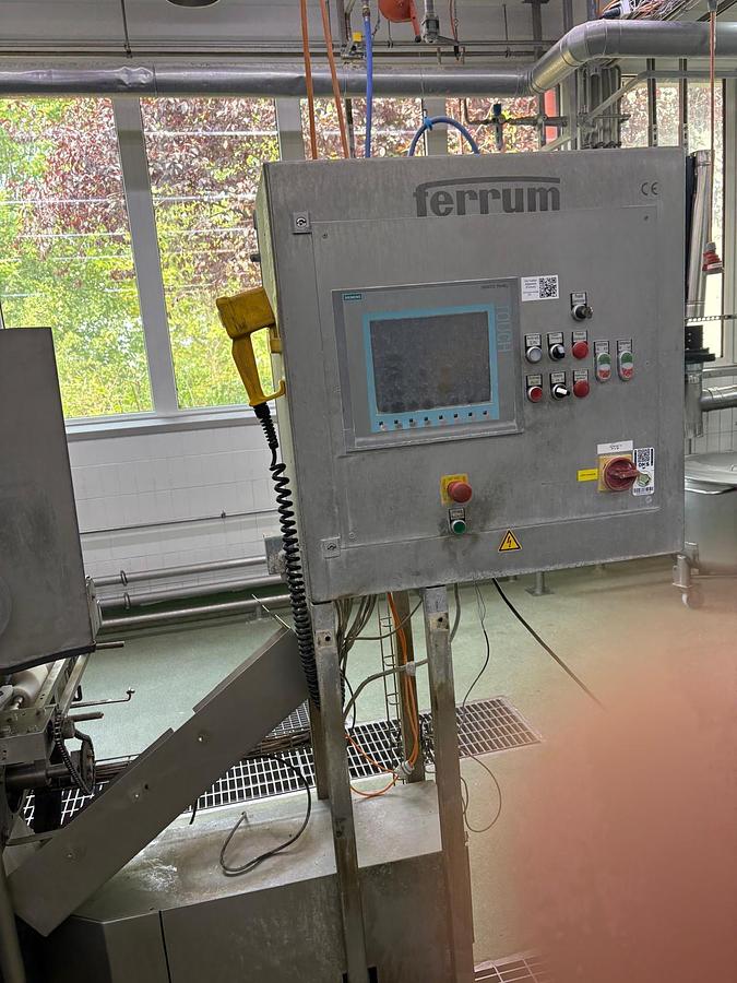 Gebraucht 1998 Ferrum FK10E Rotations-Kolbenfüller / volumetrische Füllmaschine mit 10 Füllstationen