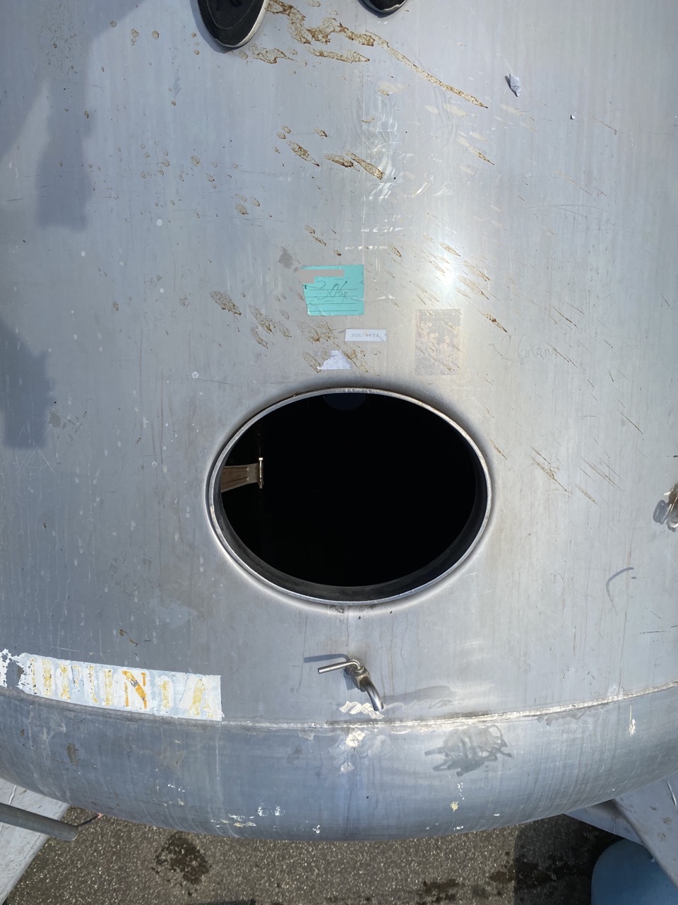 Used 36000 lt tank with mixer