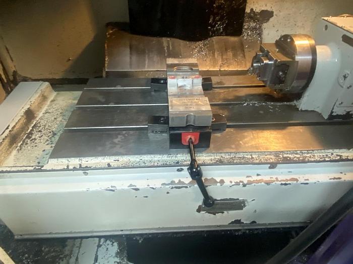 Used 2000 Bridgeport VMC 600/22 Digital Machining Center