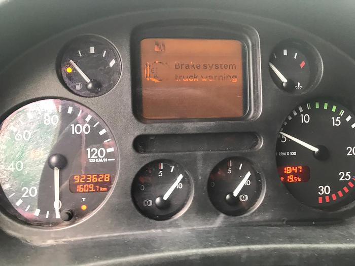 Usado 2001 DAF XF 95 430 ZF manual tractor unit