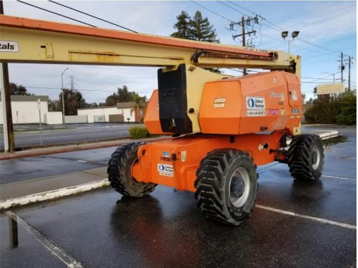 Used 2013 JLG 800AJ Boom Lift for Sale in Bakersfield, California